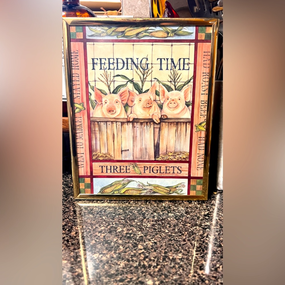 Antique inspired Farmhouse sign in gold tone frame reads:  “Feeding Time”
